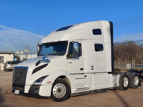 USED 2020 VOLVO VNL64T760 SLEEPER TRUCK #3582-2