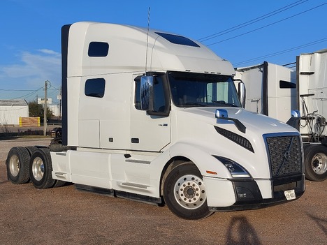 USED 2020 VOLVO VNL64T760 SLEEPER TRUCK #3582-3