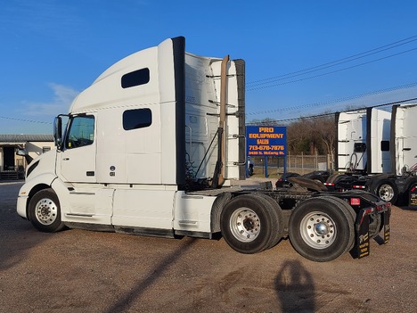 USED 2020 VOLVO VNL64T760 SLEEPER TRUCK #3582-6