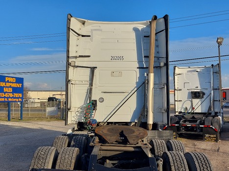 USED 2020 VOLVO VNL64T760 SLEEPER TRUCK #3582-8