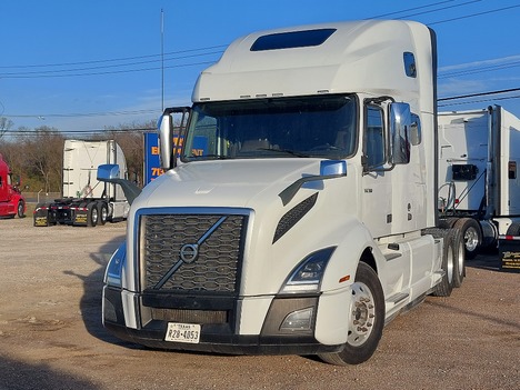 USED 2020 VOLVO VNL64T760 SLEEPER TRUCK #3583-2