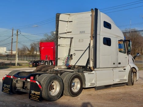 USED 2020 VOLVO VNL64T760 SLEEPER TRUCK #3584-7