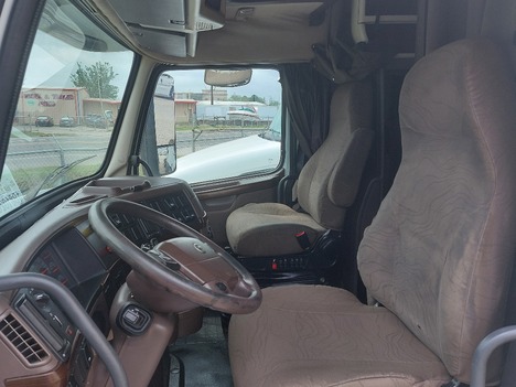USED 2017 VOLVO VNL64T670 SLEEPER TRUCK #3594-10