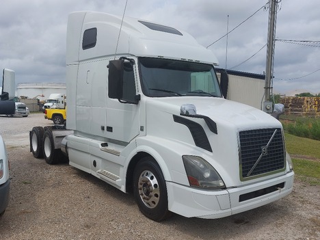 USED 2017 VOLVO VNL64T670 SLEEPER TRUCK #3594-4