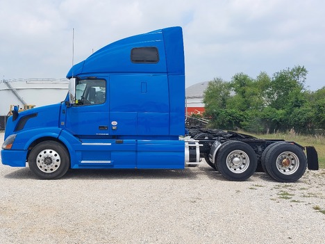 USED 2018 VOLVO VNL64T670 SLEEPER TRUCK #3599-2