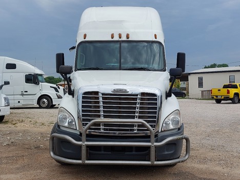 USED 2017 FREIGHTLINER CASCADIA SLEEPER TRUCK #3606-5