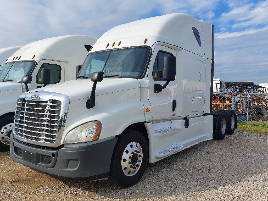 USED 2017 FREIGHTLINER CASCADIA SLEEPER FOR SALE IN TX 3609