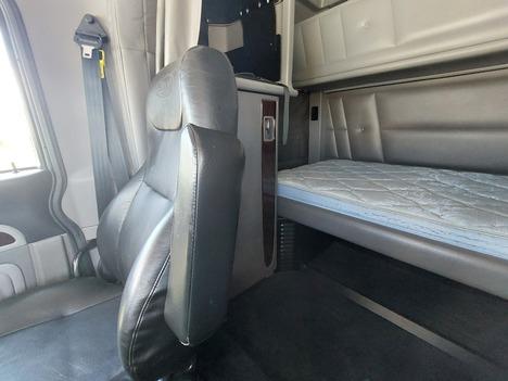 USED 2018 PETERBILT 379 SLEEPER TRUCK #3614-15