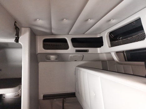 USED 2018 PETERBILT 379 SLEEPER TRUCK #3614-20