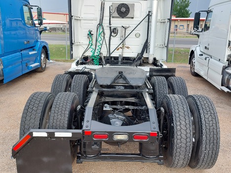 USED 2017 VOLVO VNL64T670 SLEEPER TRUCK #3617-5