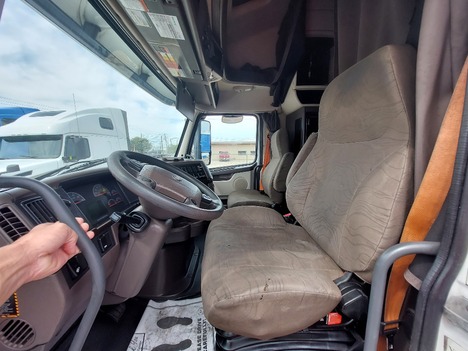 USED 2017 VOLVO VNL64T670 SLEEPER TRUCK #3618-9