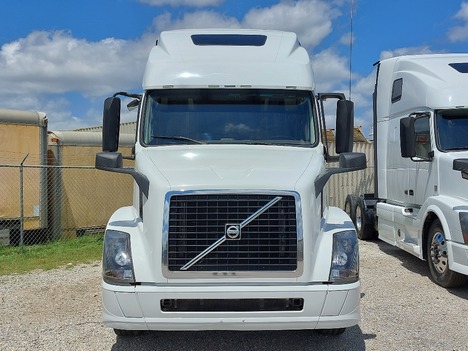 USED 2017 VOLVO VNL64T670 SLEEPER TRUCK #3619-2