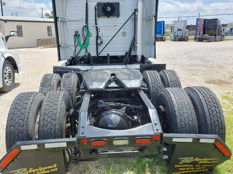 USED 2017 VOLVO VNL64T670 SLEEPER TRUCK #3619-6