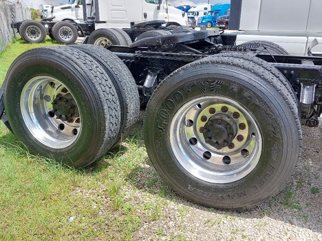 USED 2017 VOLVO VNL64T670 SLEEPER TRUCK #3619-8