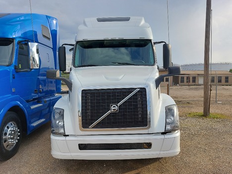 USED 2017 VOLVO VNL64T670 SLEEPER TRUCK #3620-2