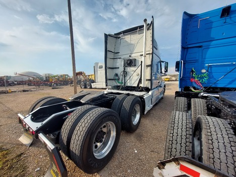 USED 2017 VOLVO VNL64T670 SLEEPER TRUCK #3620-7