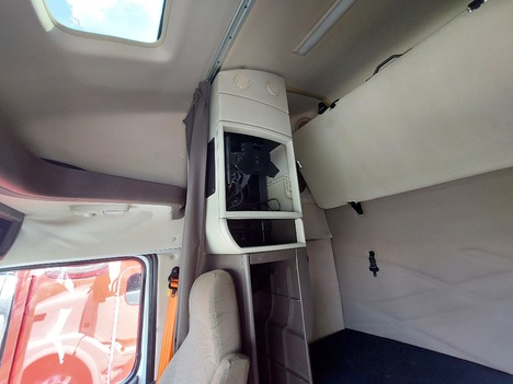 USED 2018 VOLVO VNL64T670 SLEEPER TRUCK #3621-14