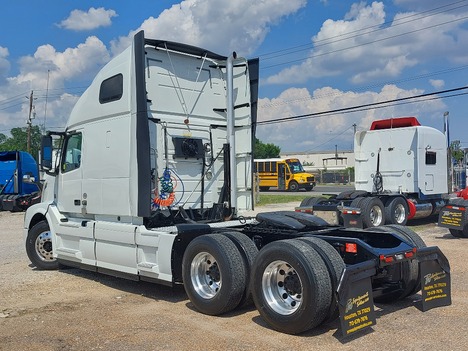 USED 2018 VOLVO VNL64T670 SLEEPER TRUCK #3621-4