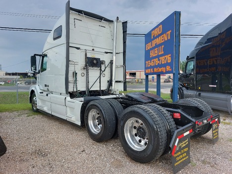 USED 2018 VOLVO VNL64T670 SLEEPER TRUCK #3624-7