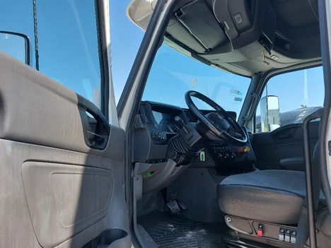 USED 2019 INTERNATIONAL LT625 SLEEPER TRUCK #3628-10
