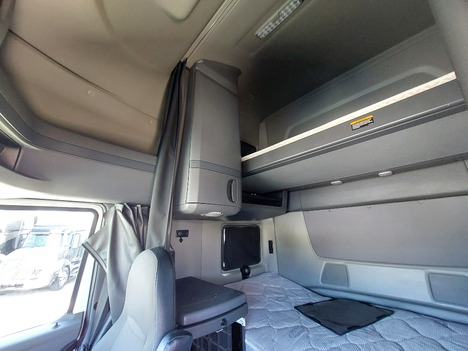 USED 2019 INTERNATIONAL LT625 SLEEPER TRUCK #3628-17