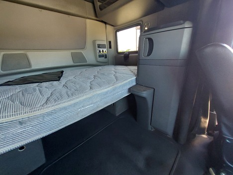 USED 2019 INTERNATIONAL LT625 SLEEPER TRUCK #3628-20