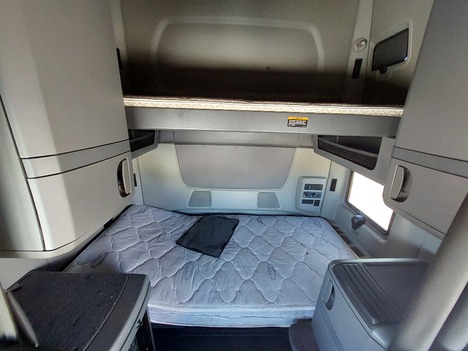 USED 2019 INTERNATIONAL LT625 SLEEPER TRUCK #3628-22
