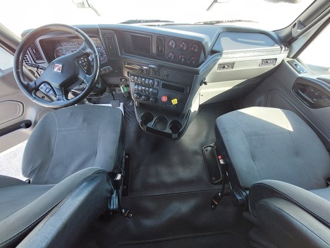 USED 2019 INTERNATIONAL LT625 SLEEPER TRUCK #3629-24