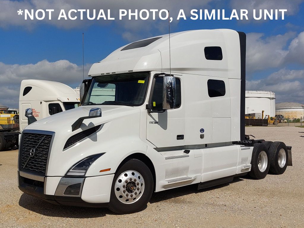 USED 2021 VOLVO VNL64T760 SLEEPER FOR SALE IN TX 3649