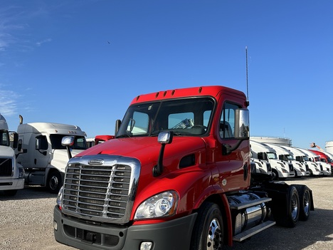 USED 2016 FREIGHTLINER CA113 DAYCAB TRUCK #3663-3