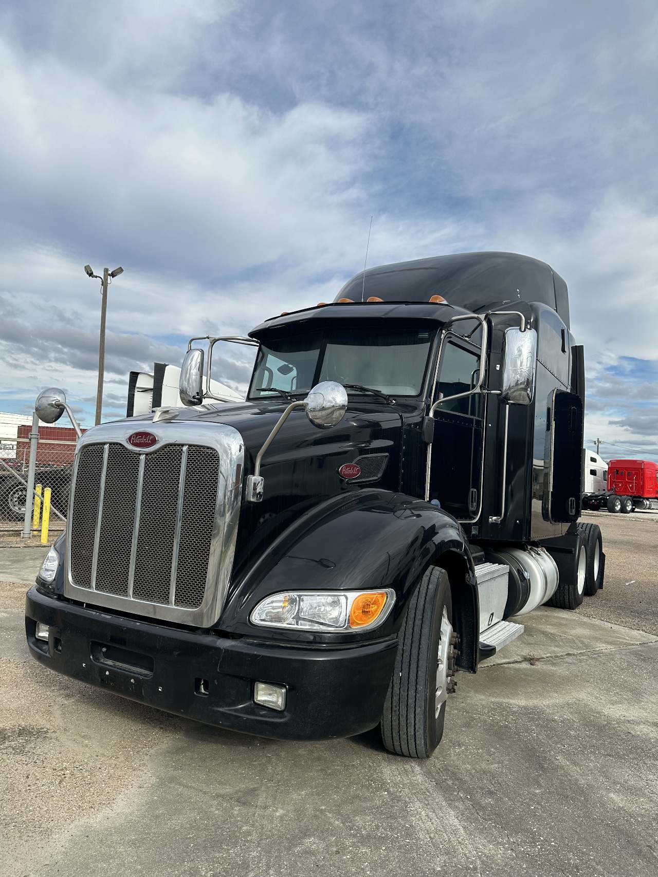 USED 2014 PETERBILT 384 SLEEPER FOR SALE IN TX 3669