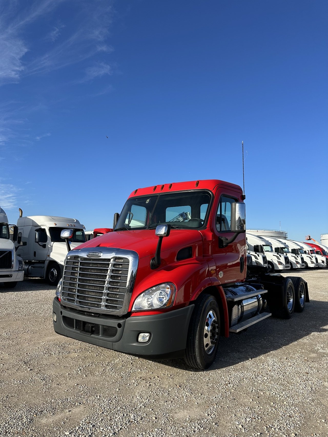 USED 2016 FREIGHTLINER CASCADIA DAYCAB TRUCK #3673