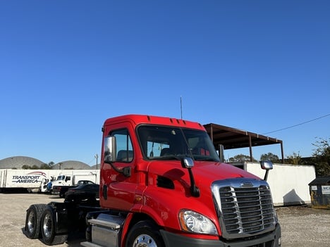 USED 2016 FREIGHTLINER CASCADIA DAYCAB TRUCK #3673-3