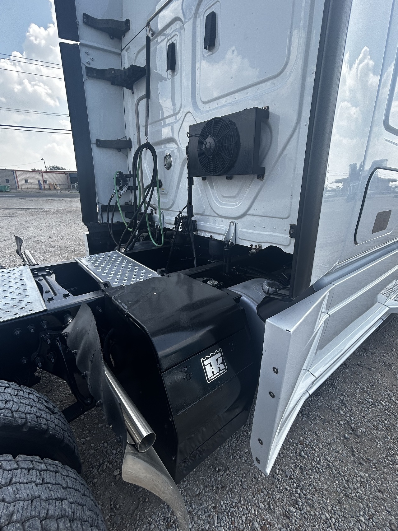 USED 2019 FREIGHTLINER CASCADIA SLEEPER FOR SALE IN TX #3704