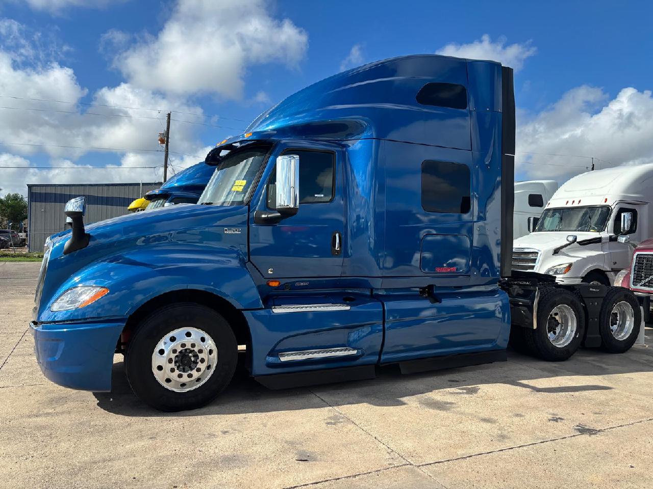 2022 INTERNATIONAL LT Sleeper #1 2022 INTERNATIONAL LT Sleeper #1