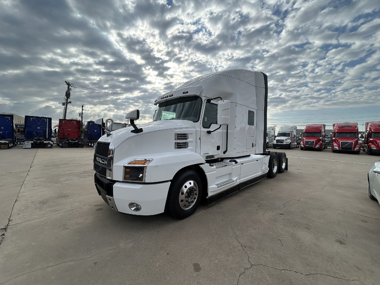 2023 MACK ANTHEM Sleeper #1 2023 MACK ANTHEM Sleeper #1