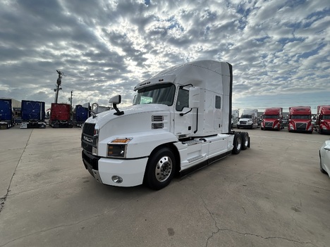 2023-mack-anthem-sleeper #3827