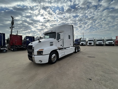 2023-mack-anthem-sleeper #3828