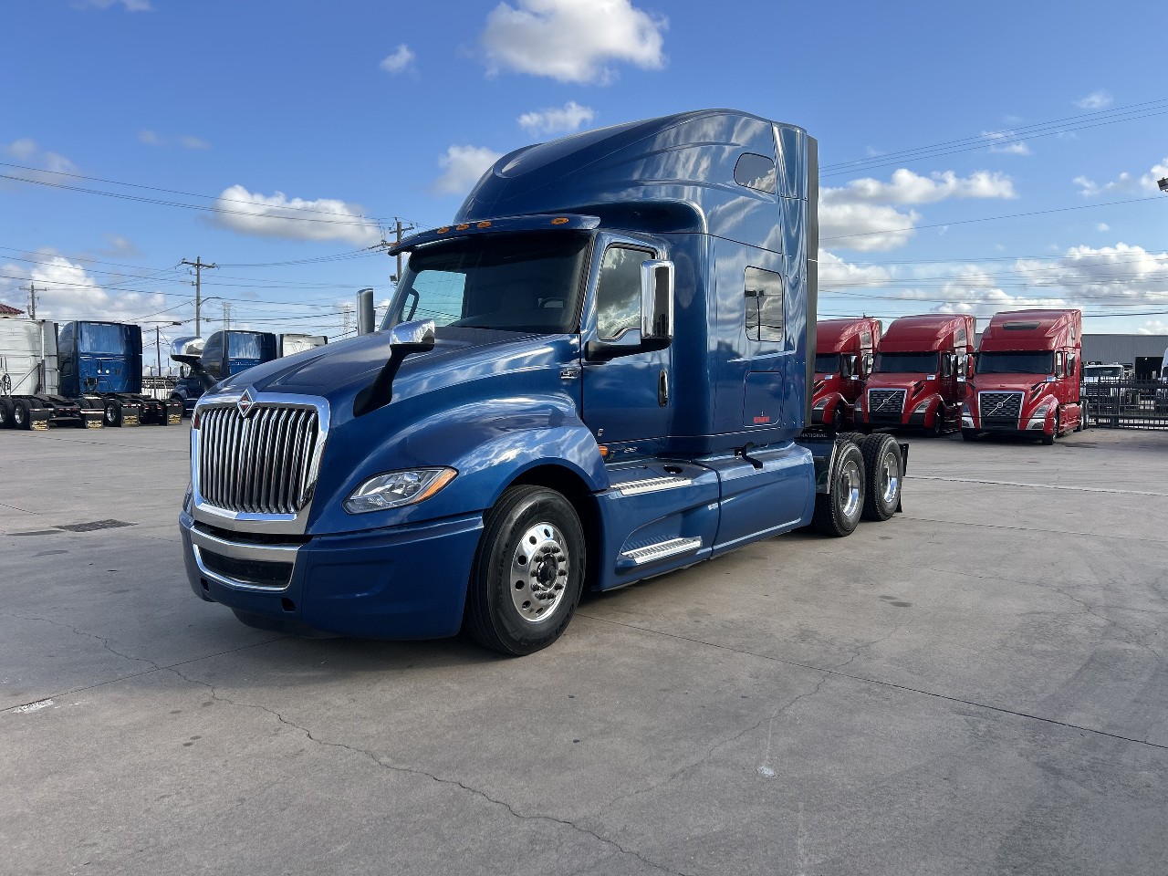 2023 INTERNATIONAL LT Sleeper #1 2023 INTERNATIONAL LT Sleeper #1