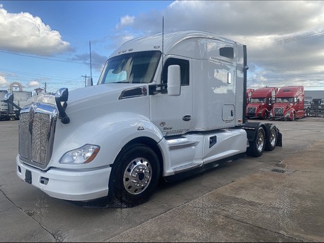 2019 KENWORTH T680 Sleeper #3839
