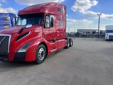 2022-volvo-760-sleeper #3850