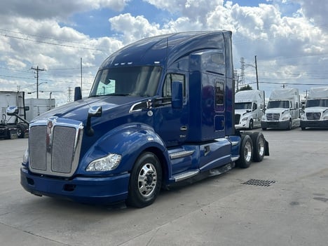 2022 KENWORTH T680 Single Axle Sleeper #3852 2022 KENWORTH T680 Single Axle Sleeper #3852