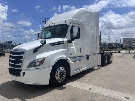 2020 FREIGHTLINER Cascadia Sleeper #3859 2020 FREIGHTLINER Cascadia Sleeper #3859