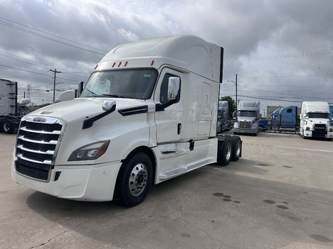 2020-freightliner-cascadia-sleeper #3864