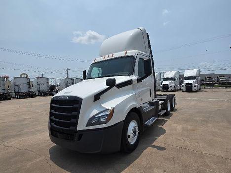 2020 FREIGHTLINER DAYCAB Daycab #3868