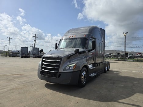 2022 FREIGHTLINER CASCADIA Sleeper #3870 2022 FREIGHTLINER CASCADIA Sleeper #3870