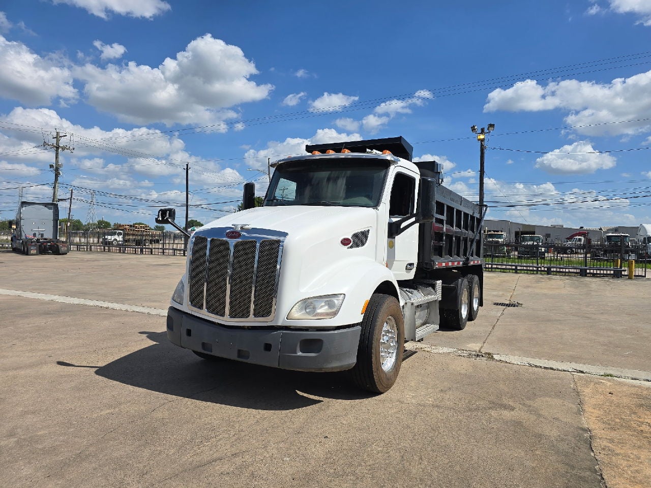 2017 PETERBILT 579 Dump Truck #1 2017 PETERBILT 579 Dump Truck #1