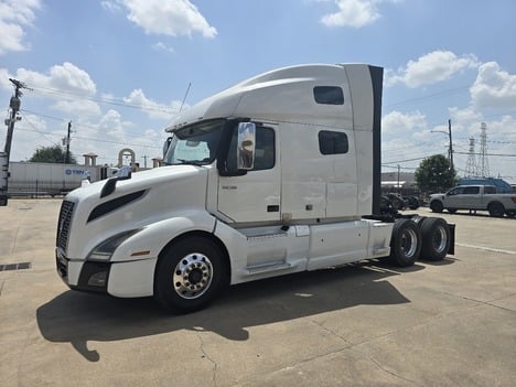 2019 VOLVO 760 Sleeper #3873 2019 VOLVO 760 Sleeper #3873
