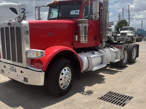2014 PETERBILT 388 Daycab #3874 2014 PETERBILT 388 Daycab #3874