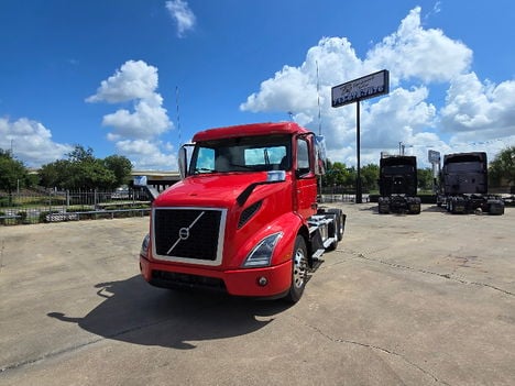 2022 VOLVO VNR64T300 Daycab #3875 2022 VOLVO VNR64T300 Daycab #3875